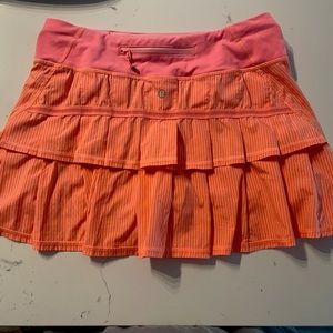 lululemon tennis skirt - gently used, size 4